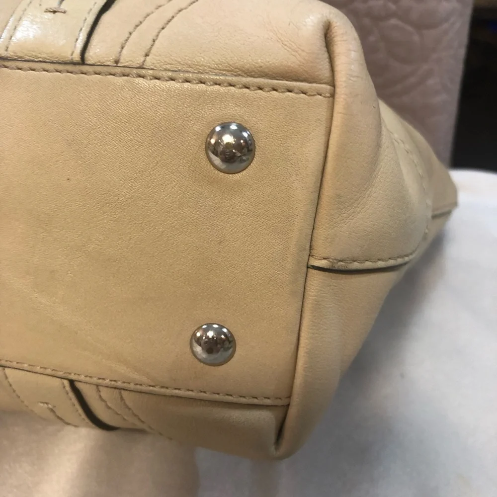 Coach Y2K Gallery tote Soft leather beige/Nude